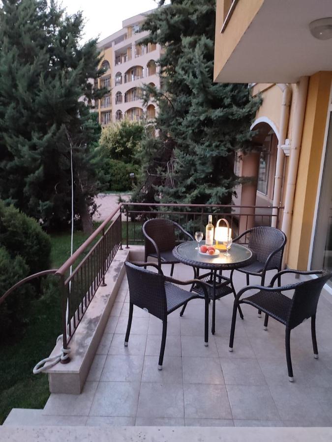 Midia Grand Resort, Terrassen Paradies Apartment Aheloj Kültér fotó