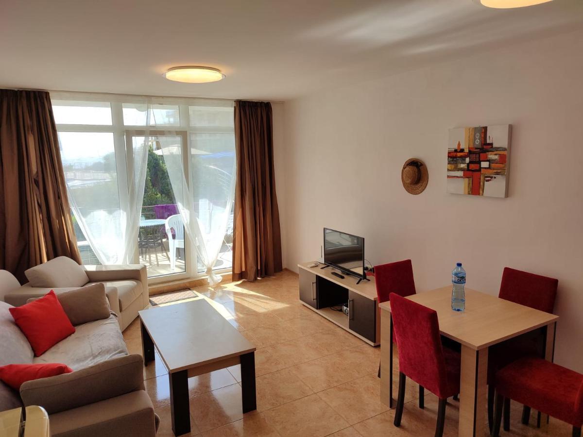 Midia Grand Resort, Terrassen Paradies Apartment Aheloj Kültér fotó
